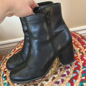 Frye Addie double  zip heeled ankle boots